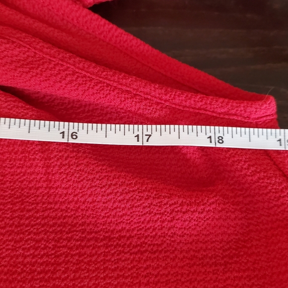 Red off the shoulder ruffled top - Picture 5 of 6